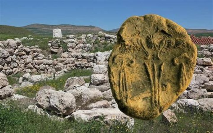 Unearthing The Jade Struck Age: Discoveries And Insights