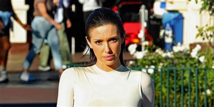 Unveil The Breakthroughs: Bianca Censori Liposuction Unveiled